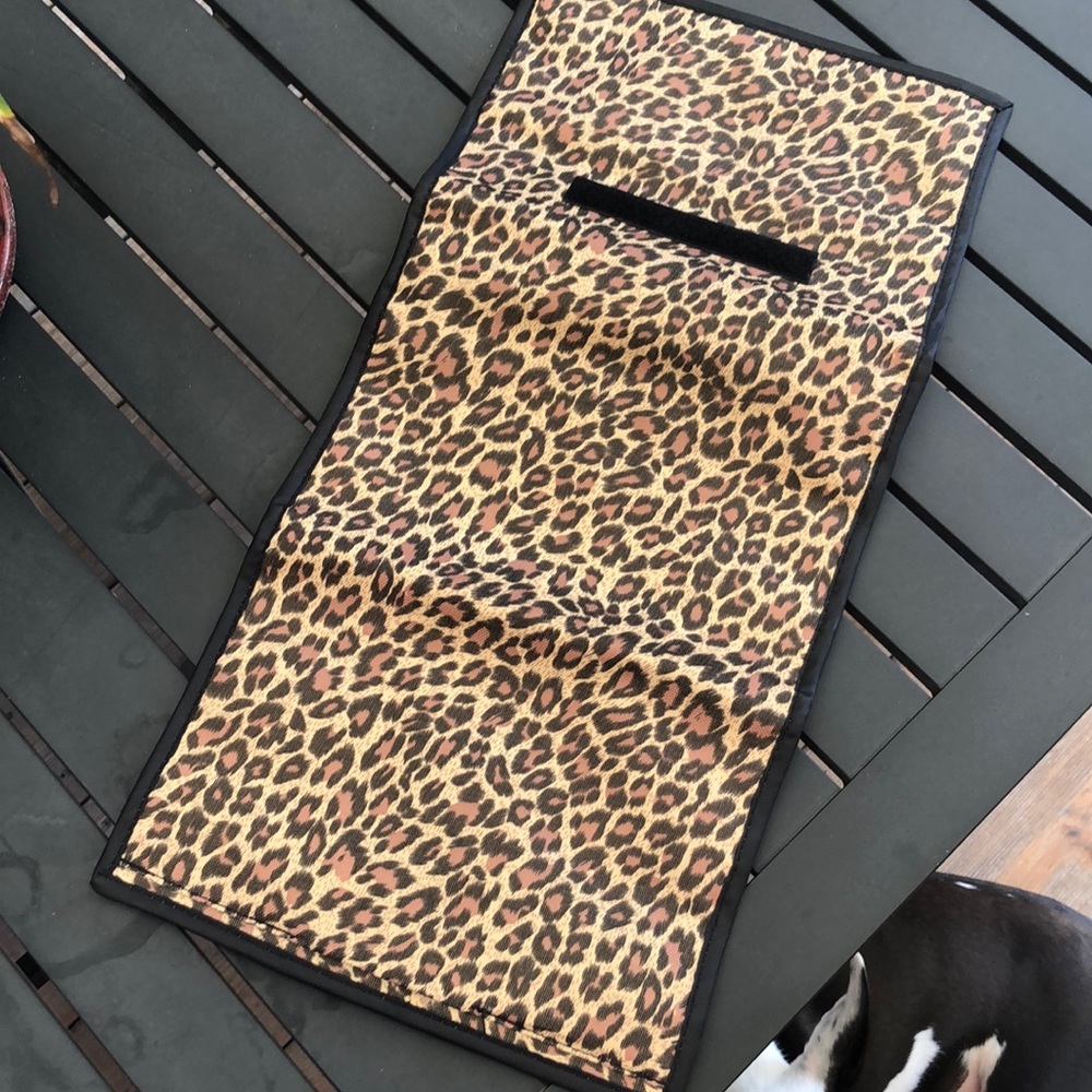 Travel jewelry/makeup pouch - hardly ever used!!! - Picture 3 of 8